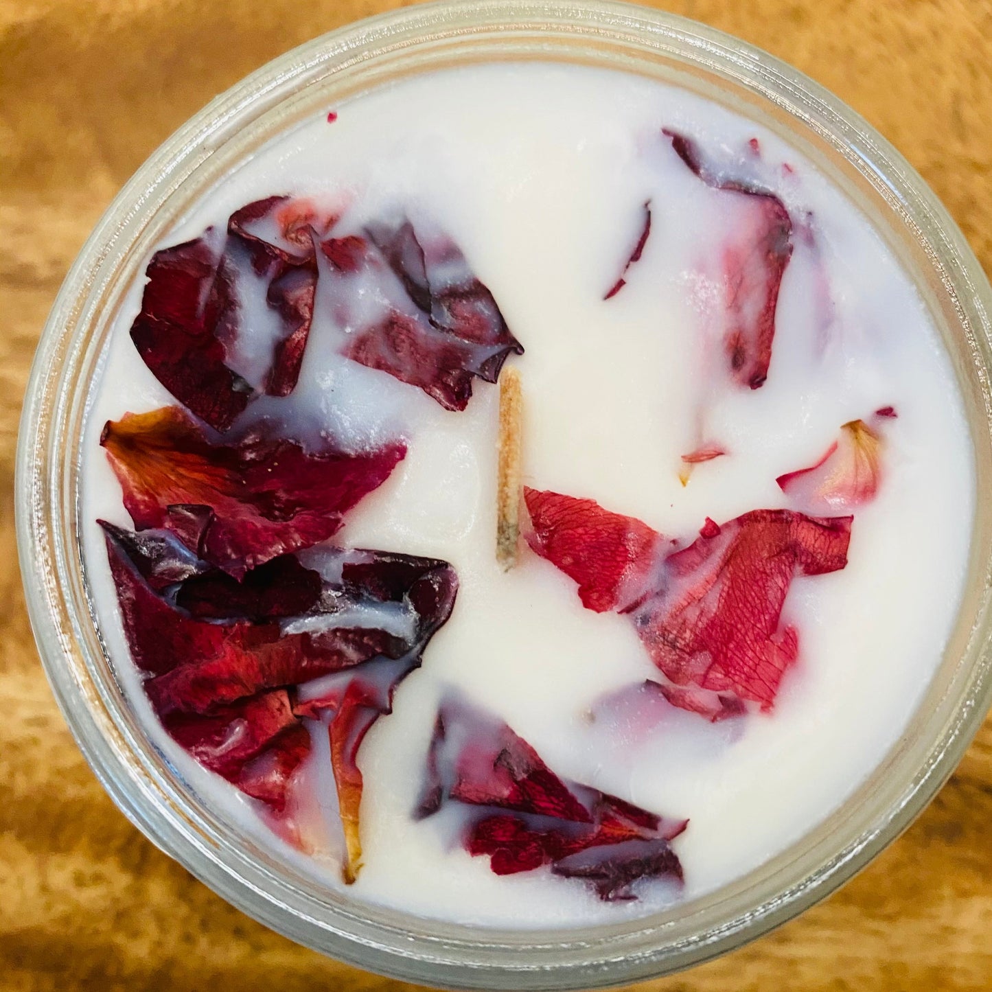 XOXO – Strawberry & Guava Wood Wick Soy Candle